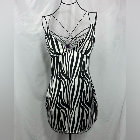 White Fox Boutique Dresses & Skirts - White Fox black and white zebra print halter mini dress size XS